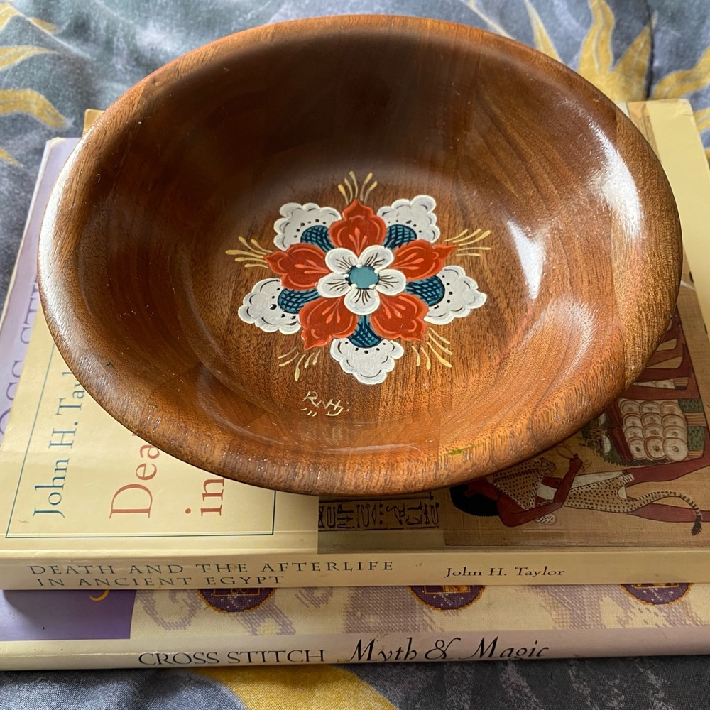 VTG Hand Painted Folk Art Wooden Bowl! Great Condition! Signed RNJH? 7”
